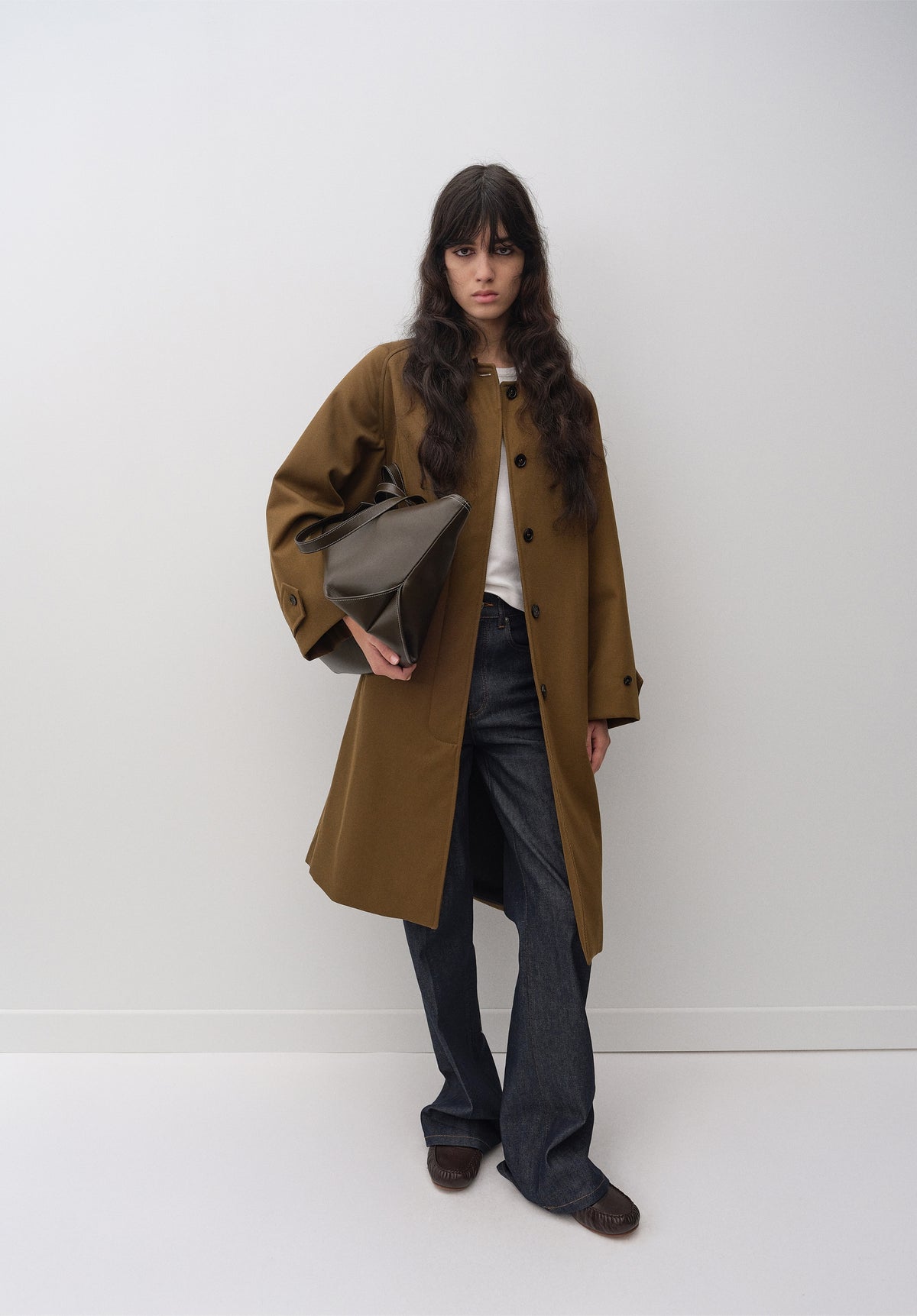 Khakifarbener Mac aus wasserabweisender Wolle