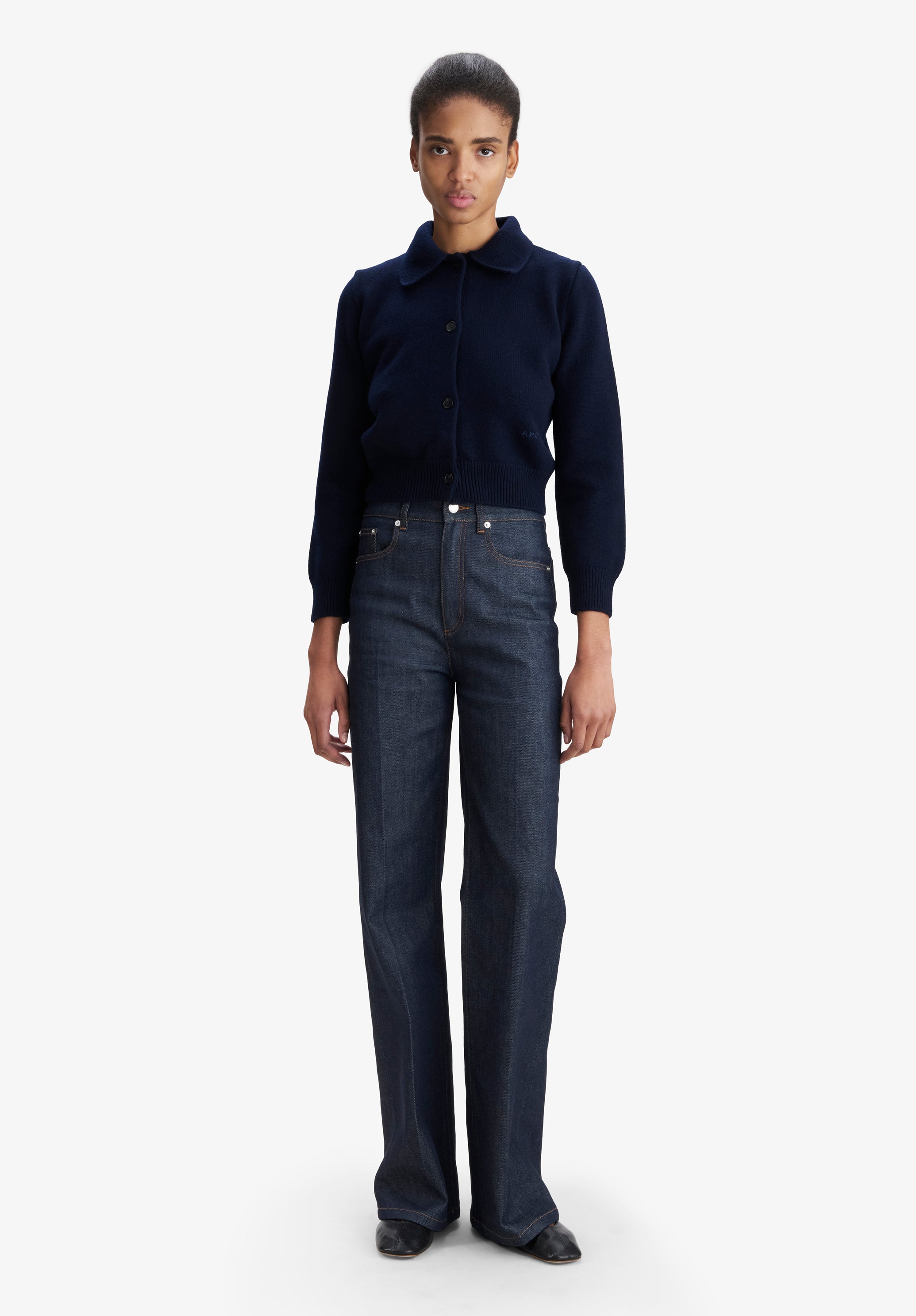 Kurzer Pullover mit V-Ausschnitt