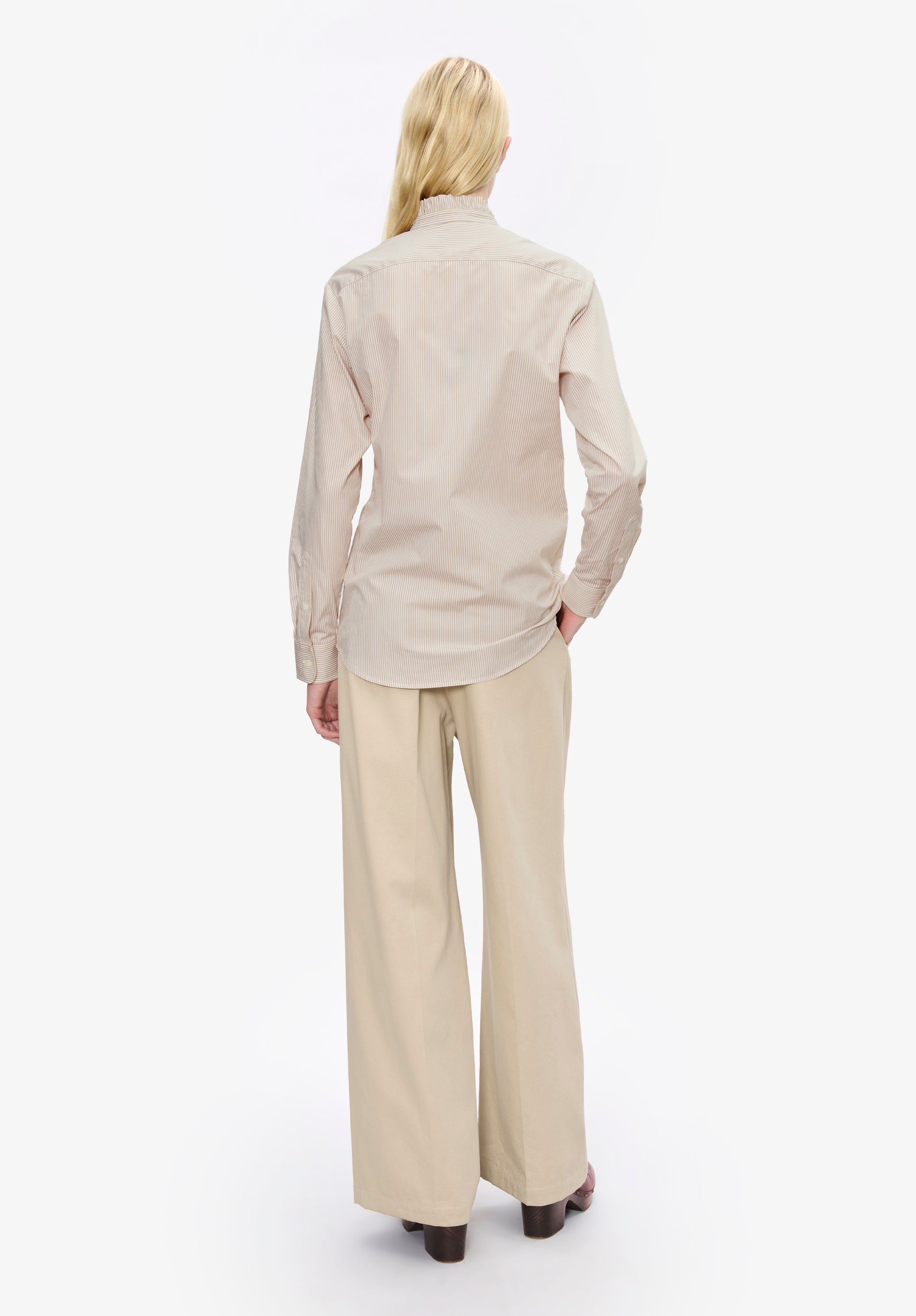 Striped blouse with ruffled collar - 3