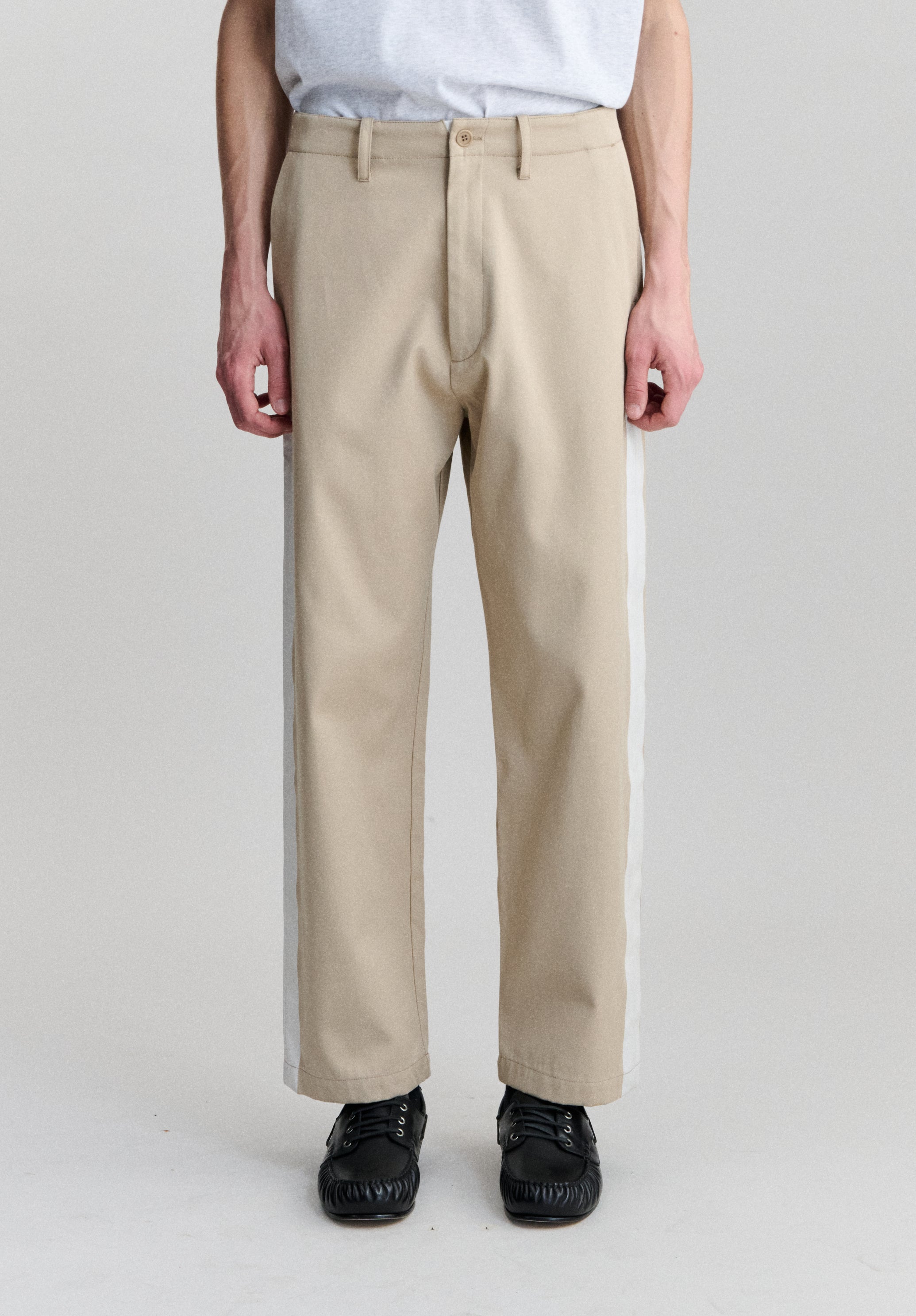 A.P.C. FRGMT. Chinohose Tupelo