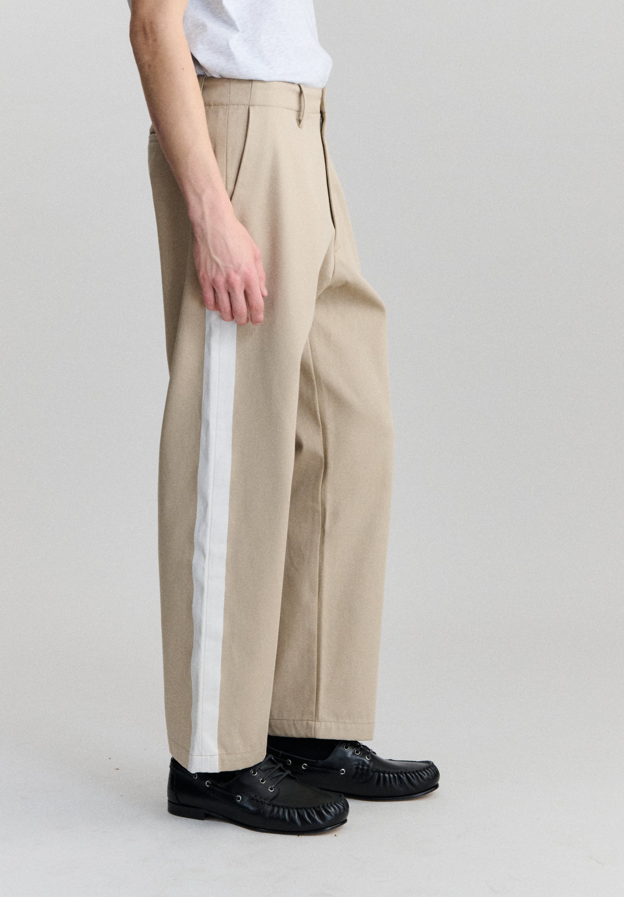 A.P.C. FRGMT. Chinohose Tupelo