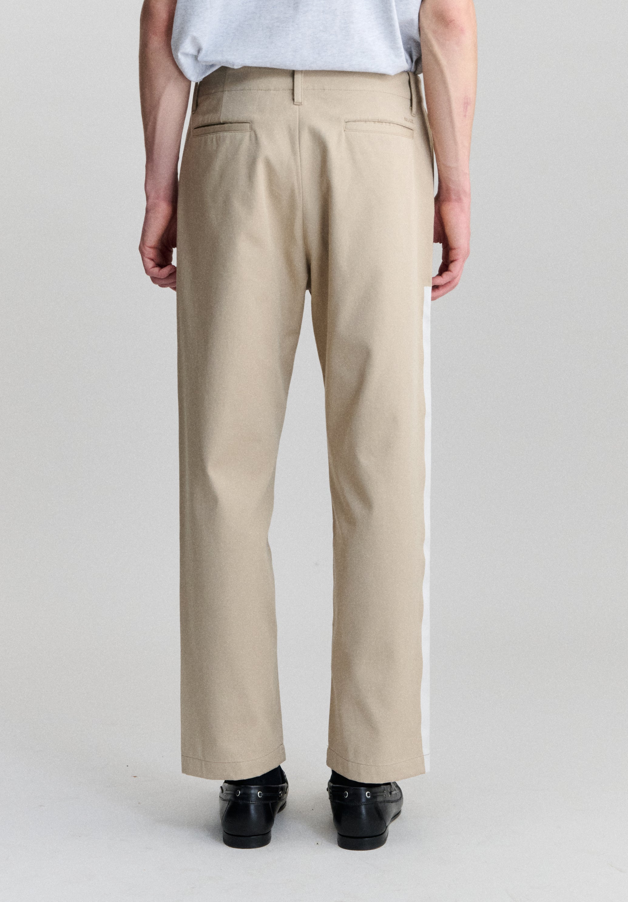 A.P.C. FRGMT. Chinohose Tupelo