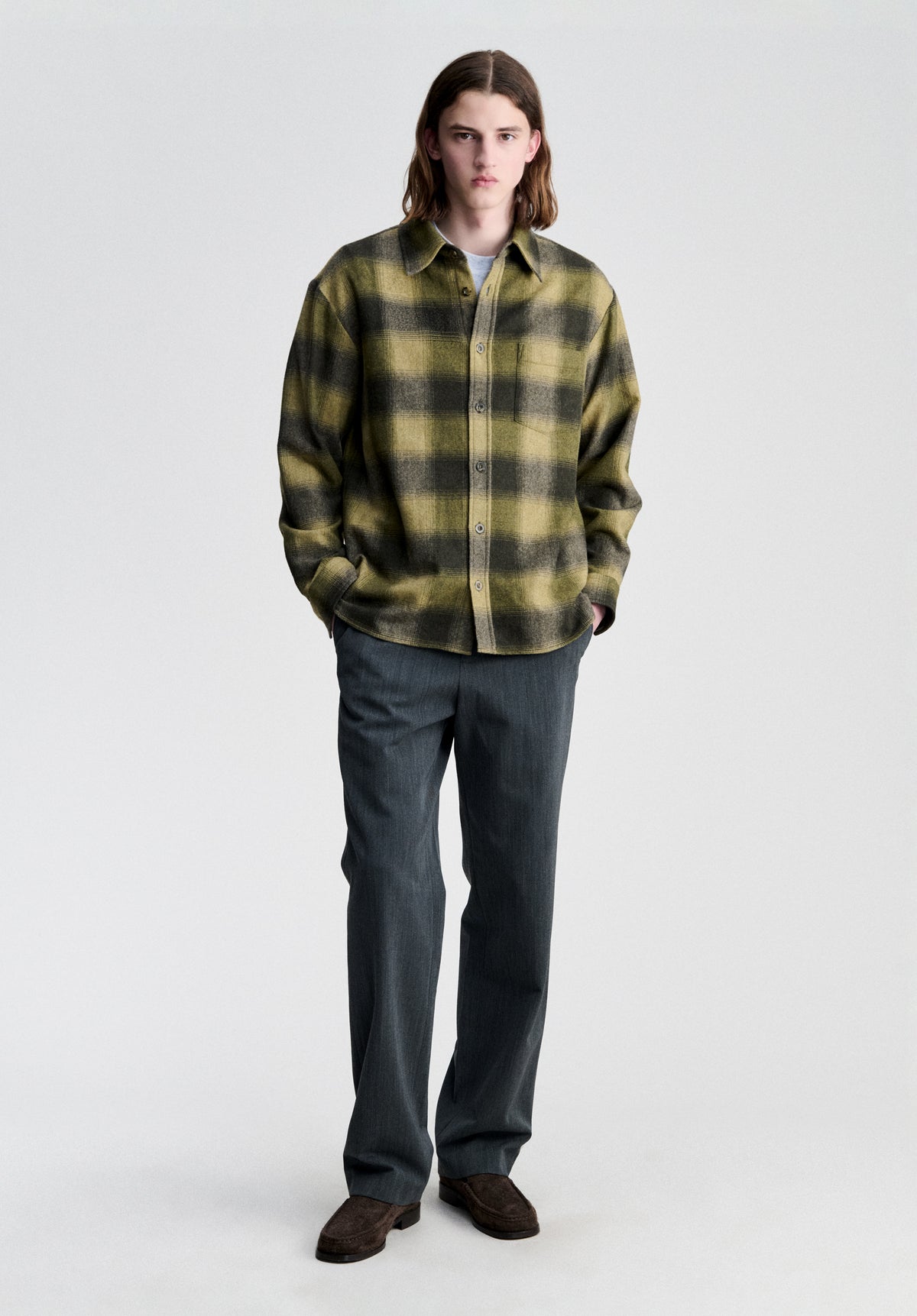Khakifarbenes kariertes Overshirt
