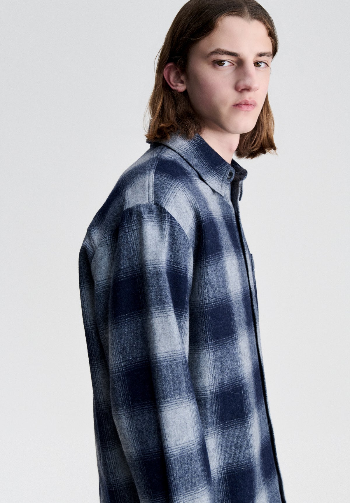 Hellgraues kariertes Overshirt